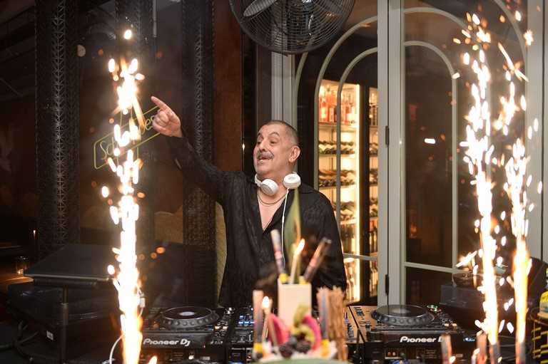 Ali Sayar 60. Ya��n� Dostlar�yla Catch�te Kutlad�